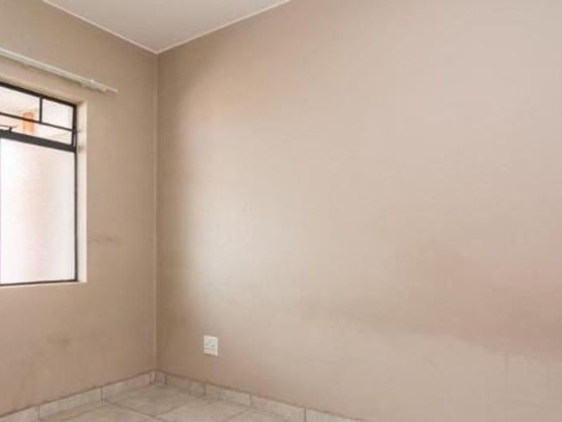 House For Sale In Roodepoort - Photo 4