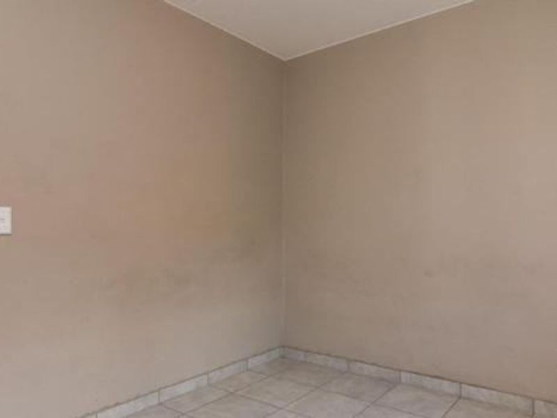 House For Sale In Roodepoort - Photo 7