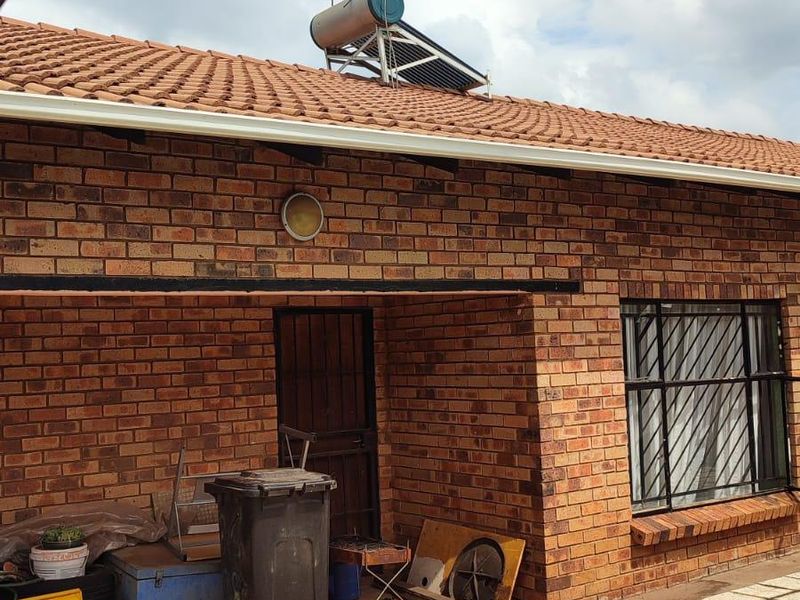 House For Sale In Boksburg - Photo 2