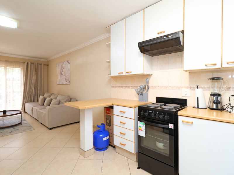 Townhouse For Sale In Johannesburg - Photo 6