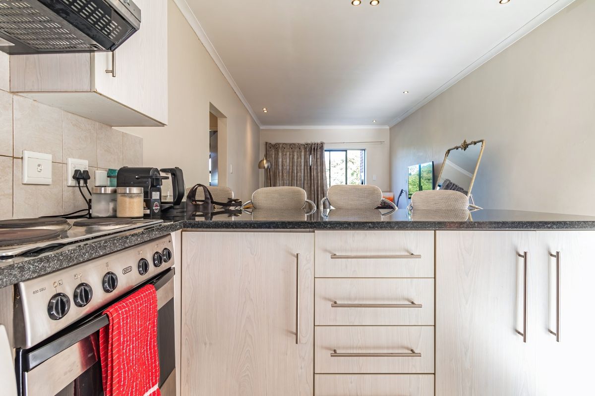 Apartment For Sale In Port Elizabeth - Photo 4