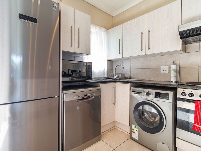 Apartment Sold In Port Elizabeth - Photo 5