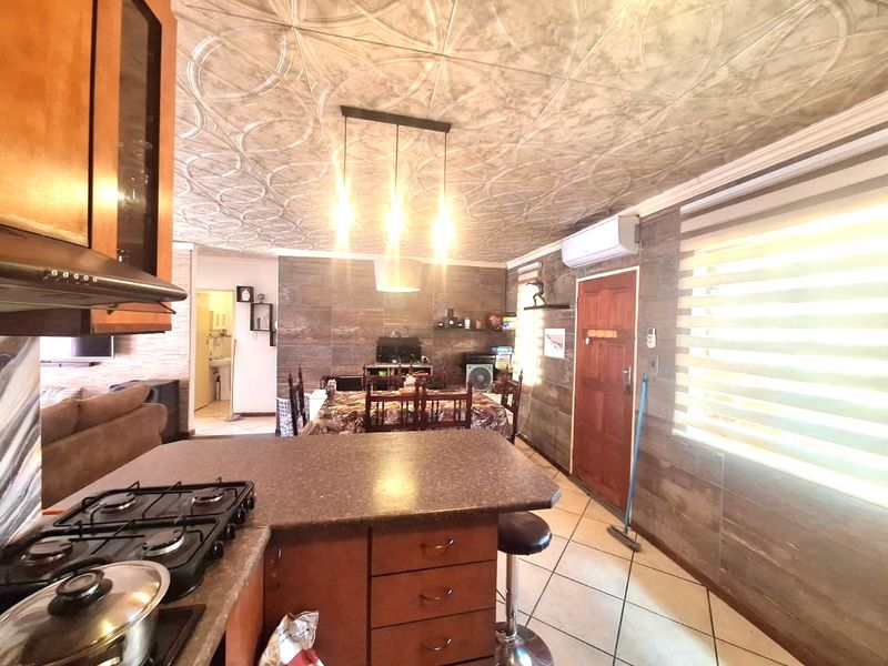 Townhouse For Sale In Midrand - Photo 2