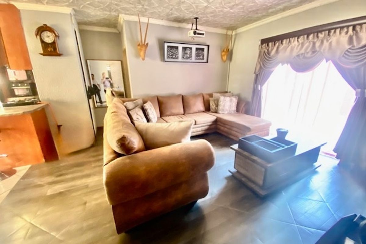 Townhouse For Sale In Midrand - Photo 3