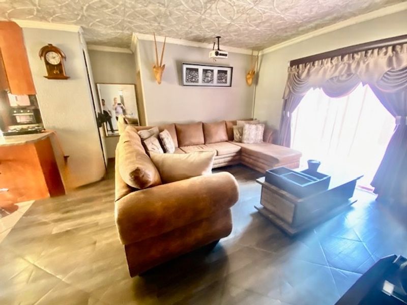 Townhouse For Sale In Midrand - Photo 3