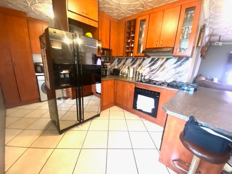 Townhouse For Sale In Midrand - Photo 5