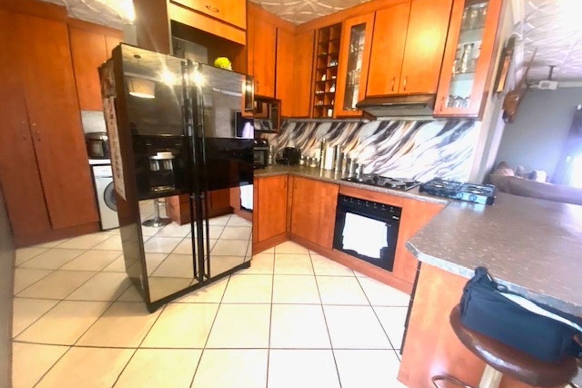 Townhouse For Sale In Midrand - Photo 5
