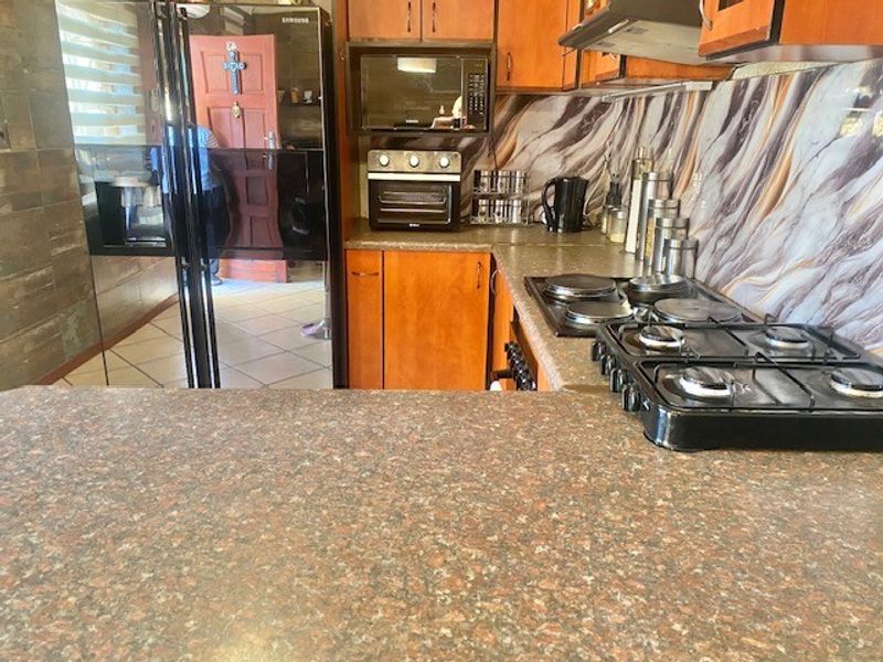 Townhouse For Sale In Midrand - Photo 4