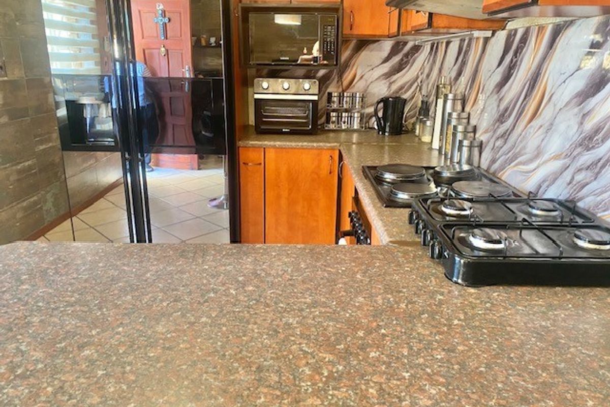 Townhouse For Sale In Midrand - Photo 4