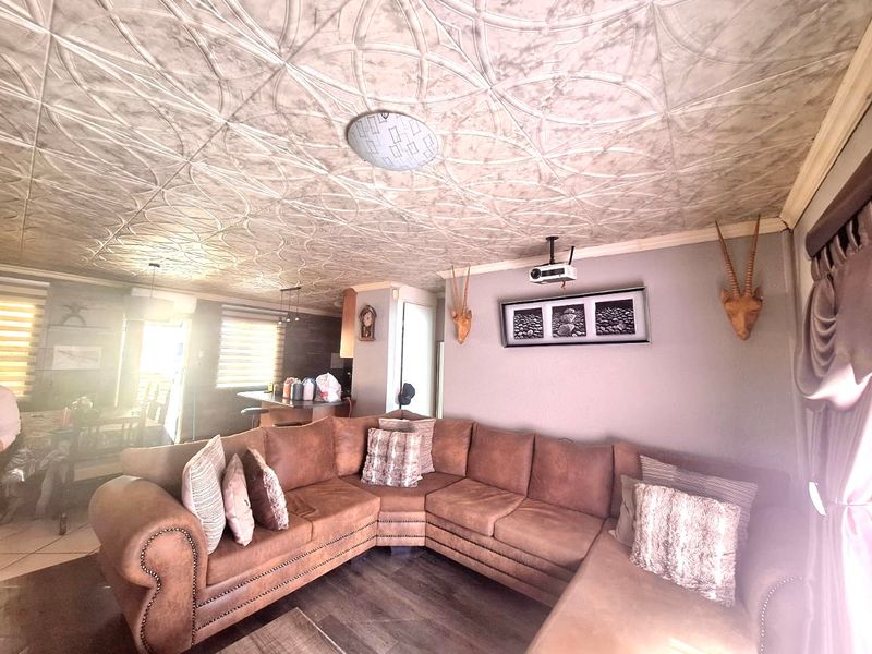 Townhouse For Sale In Midrand - Photo 10