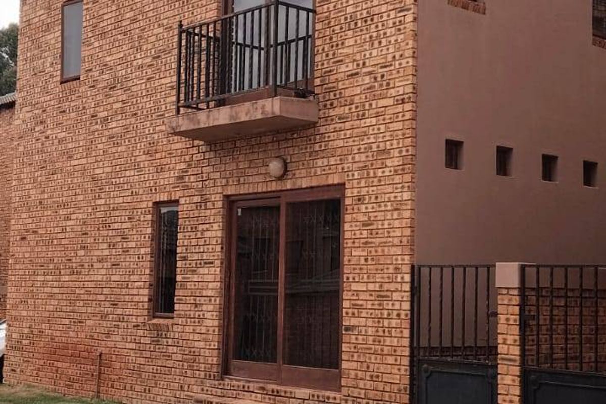 Townhouse For Sale In Roodepoort - Photo 4