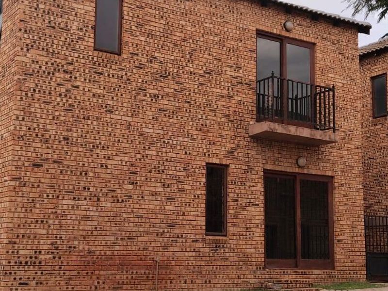 Townhouse For Sale In Roodepoort - Photo 3