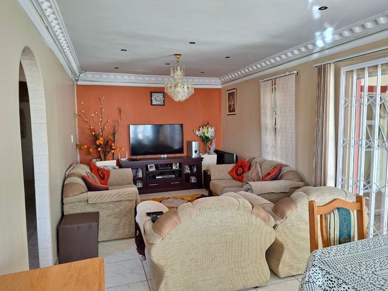 House For Sale In Phoenix - Photo 10