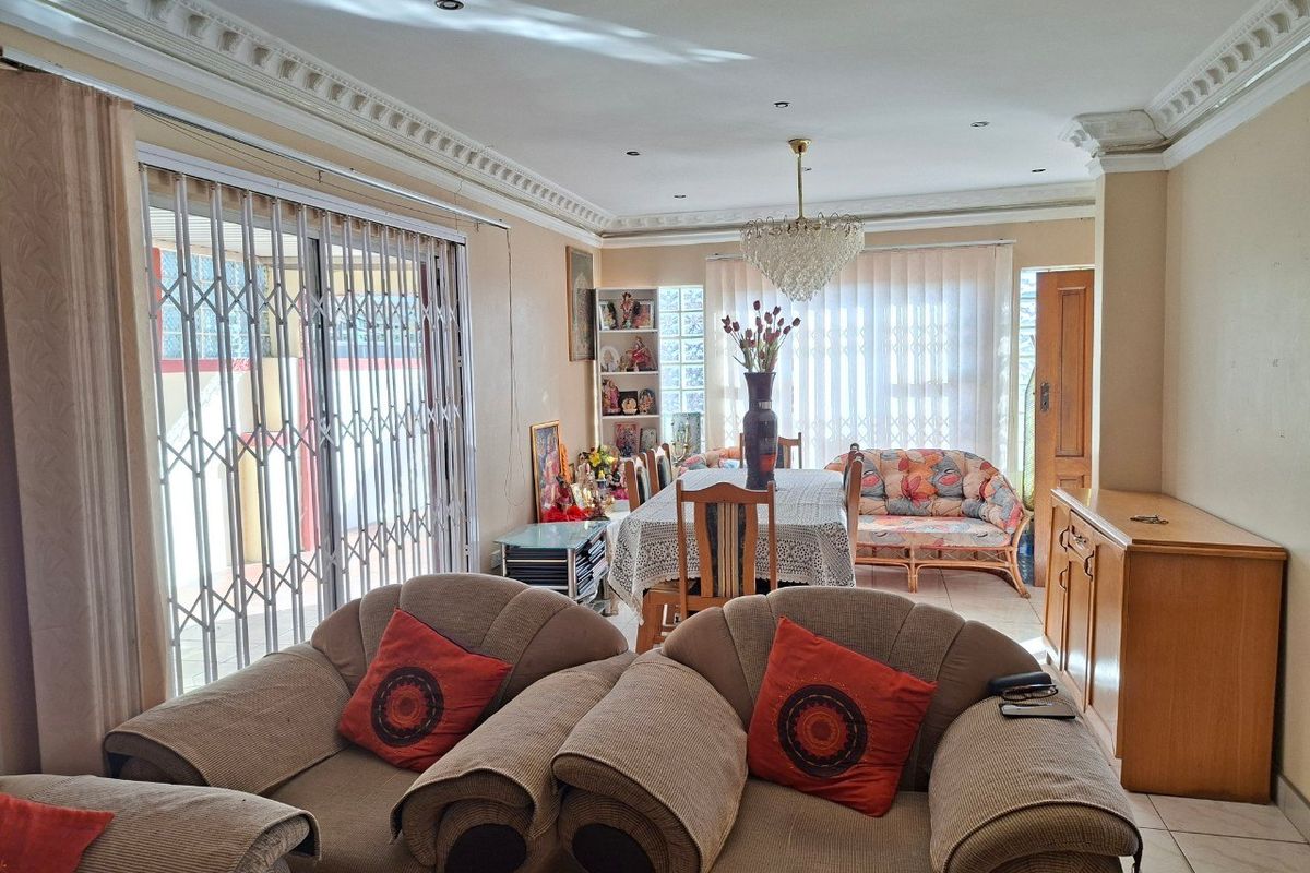 House For Sale In Phoenix - Photo 3