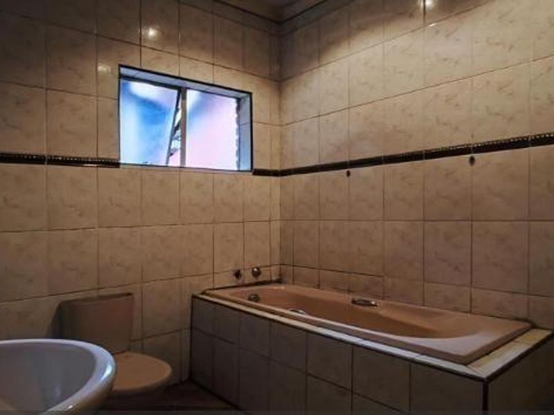 House For Sale In Benoni - Photo 6