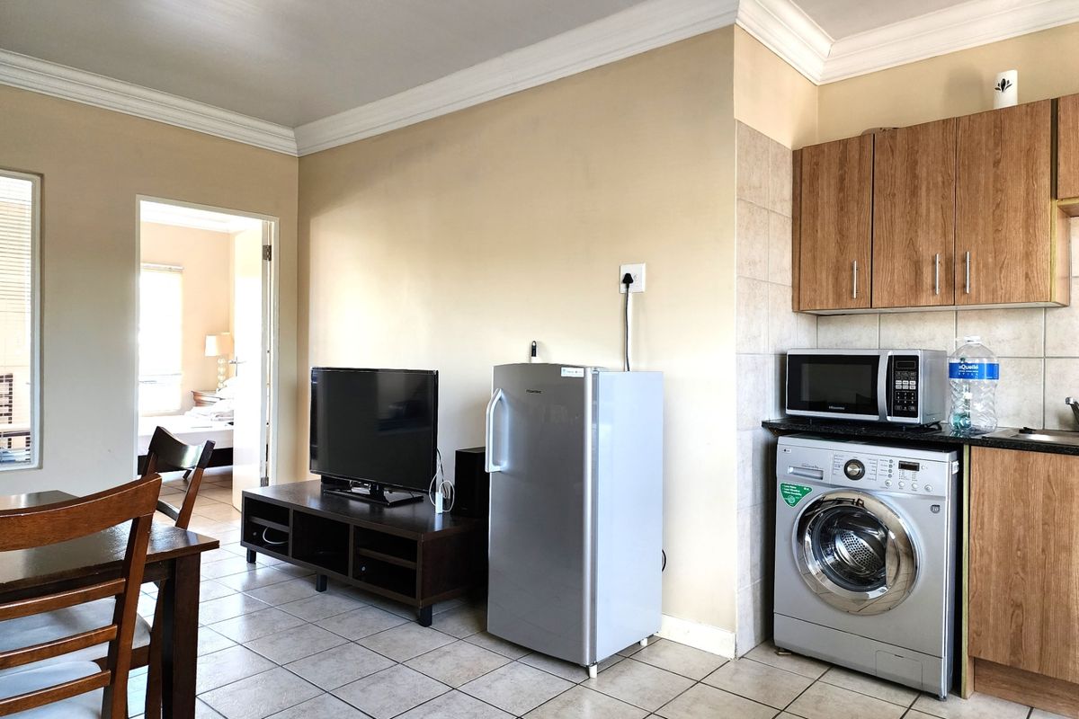 Apartment Rental Monthly In Sandton - Photo 4