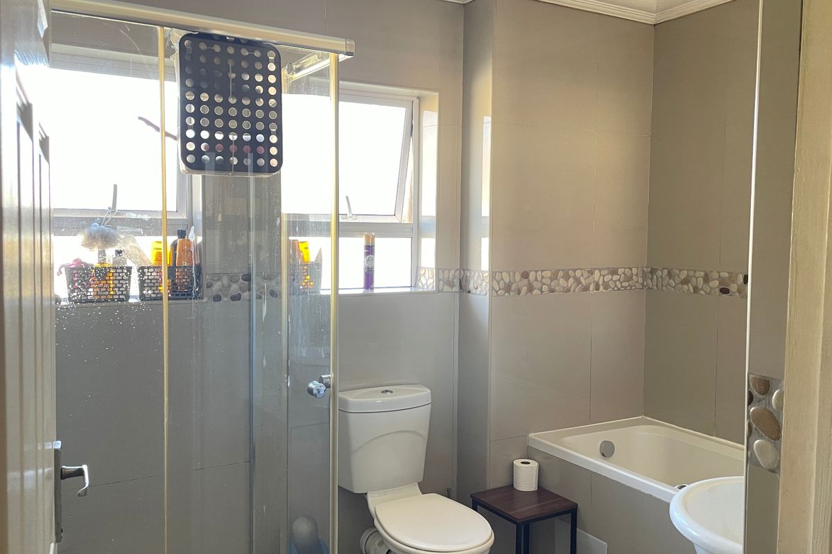Townhouse For Sale In Benoni - Photo 5