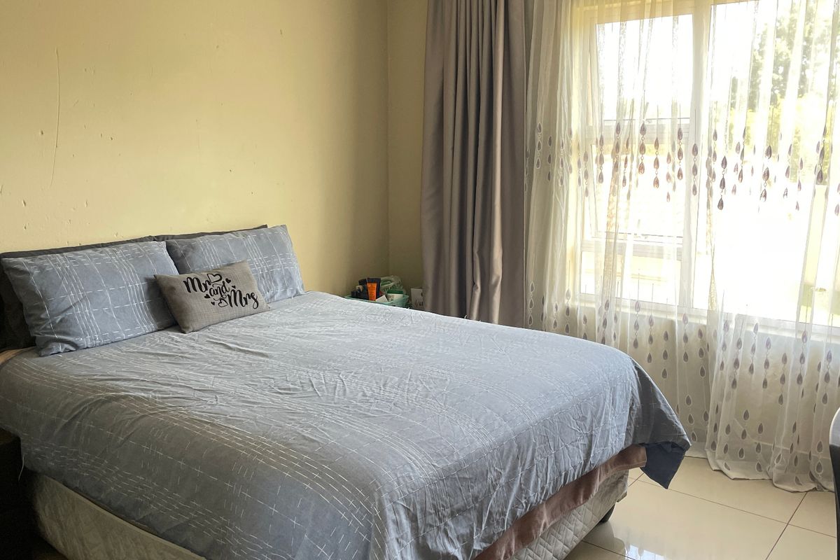 Townhouse For Sale In Benoni - Photo 3