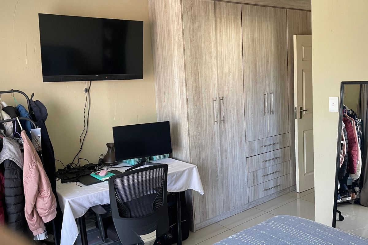 Townhouse For Sale In Benoni - Photo 4