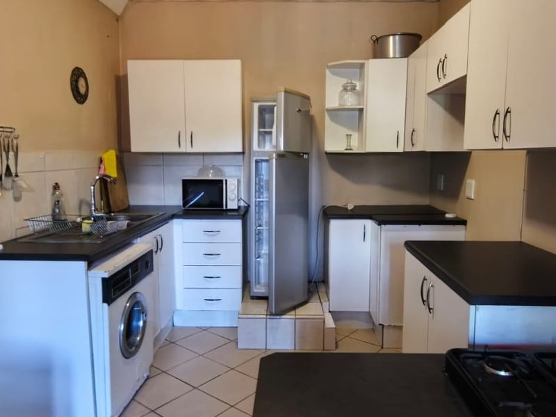 Apartment Rental Monthly In Trafalgar - Photo 8