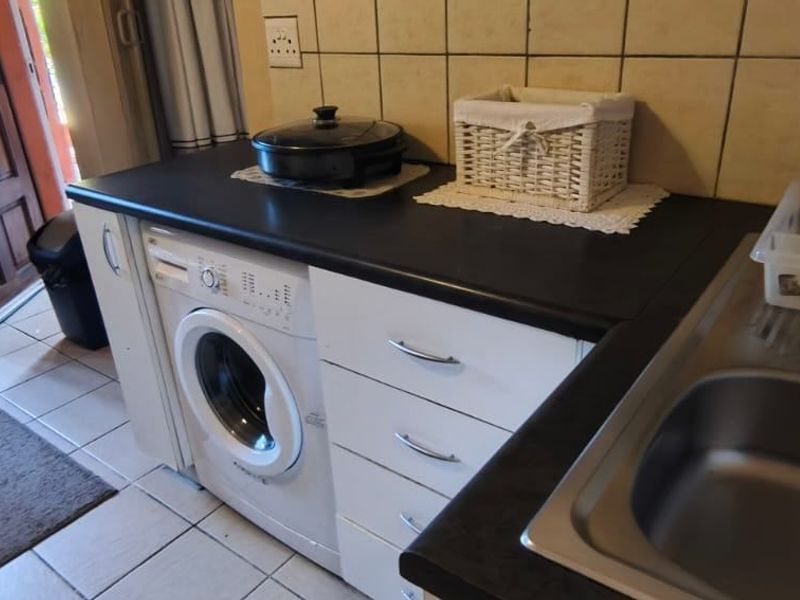 Apartment Rental Monthly In Trafalgar - Photo 5