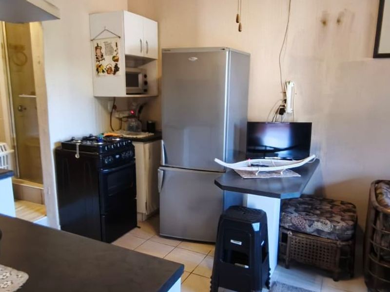 Apartment Rental Monthly In Trafalgar - Photo 4