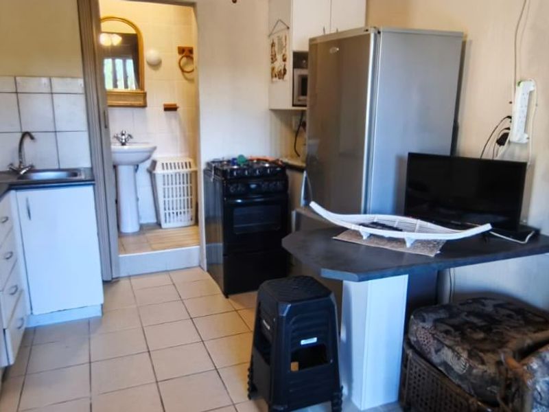 Apartment Rental Monthly In Trafalgar - Photo 3