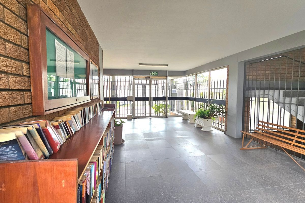 Apartment For Sale In Edenvale - Photo 3