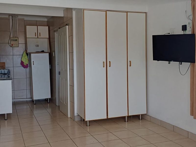 Apartment Rental Monthly In Port Shepstone - Photo 9