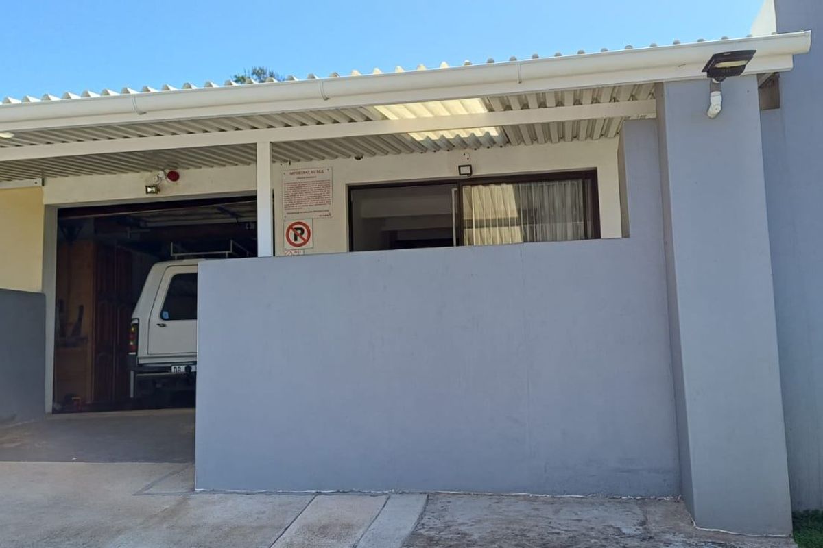 Apartment Rental Monthly In Port Shepstone - Photo 2