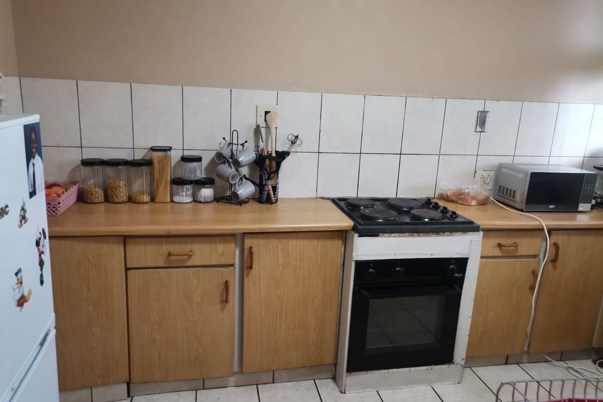 Apartment For Sale In Pretoria - Photo 3