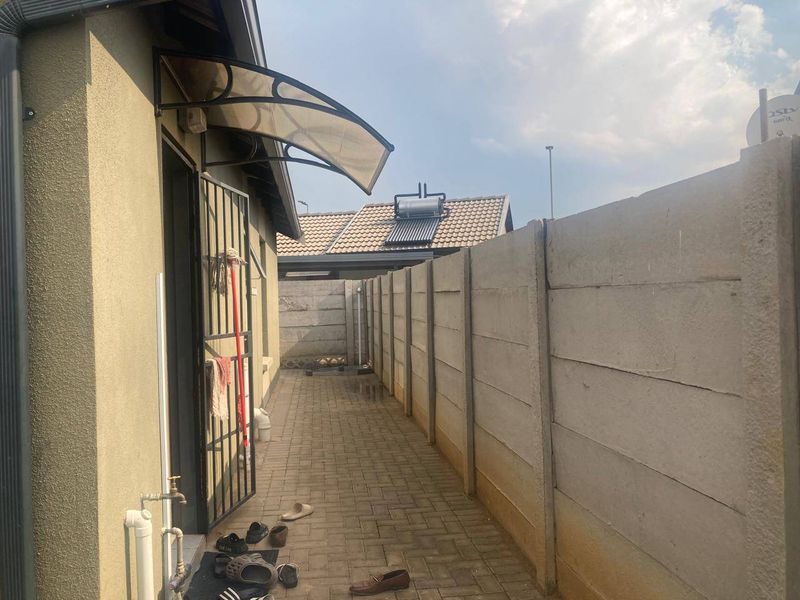 House For Sale In Alberton - Photo 6