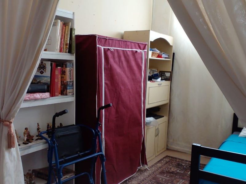 House Pending Sale In Steynsburg - Photo 8