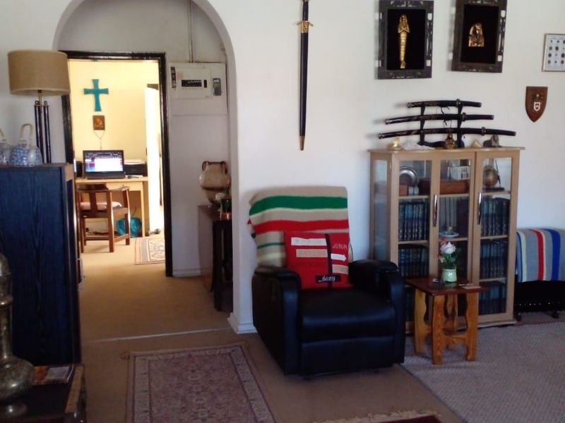 House Pending Sale In Steynsburg - Photo 3