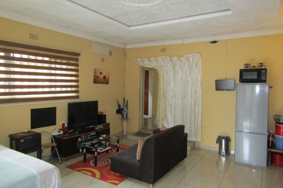 House For Sale In Johannesburg - Photo 5