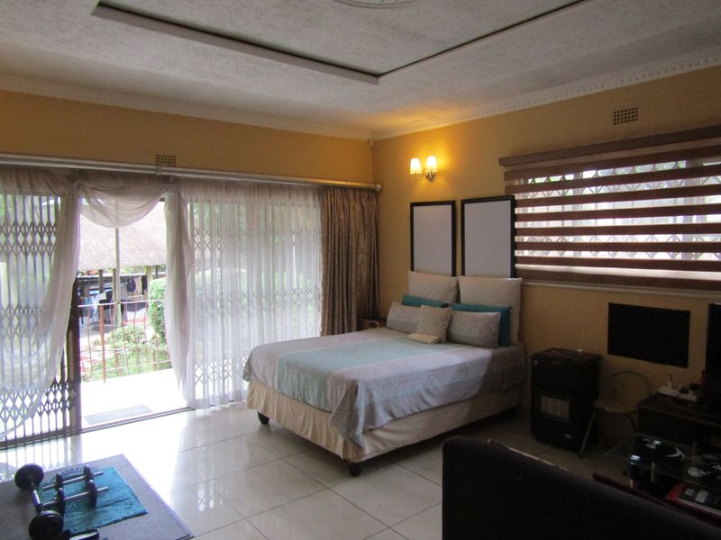 House For Sale In Johannesburg - Photo 4