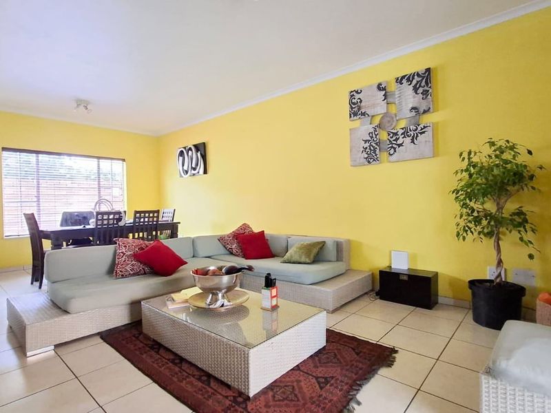 Townhouse For Sale In Roodepoort - Photo 10