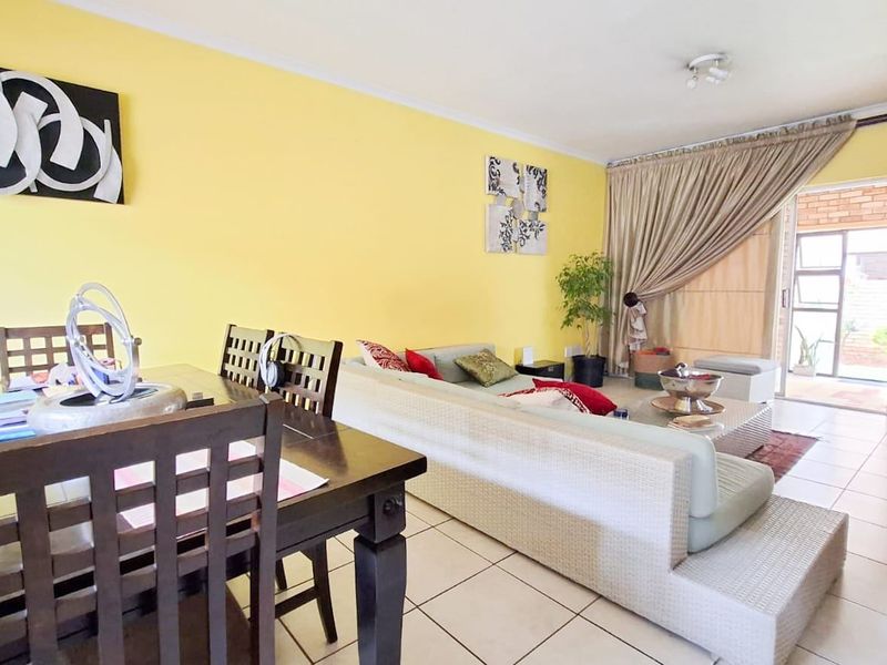 Townhouse For Sale In Roodepoort - Photo 7