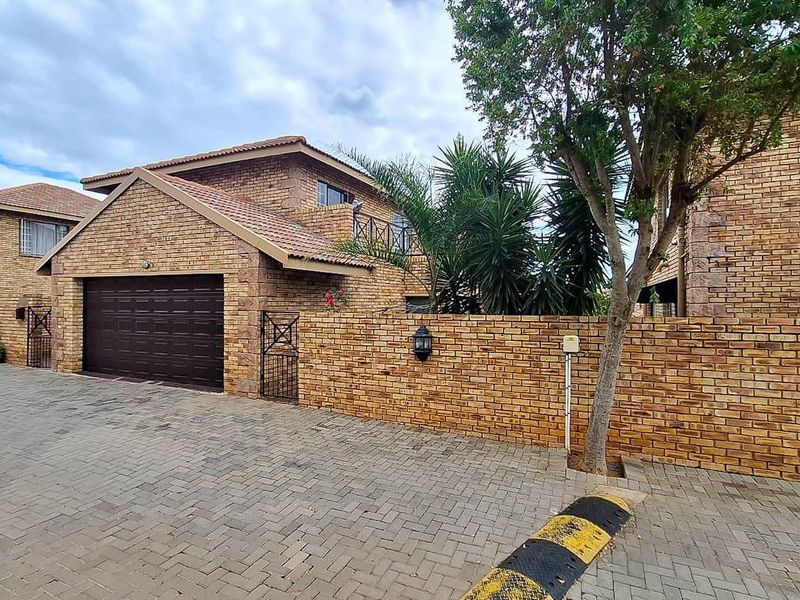 Townhouse For Sale In Roodepoort - Photo 3