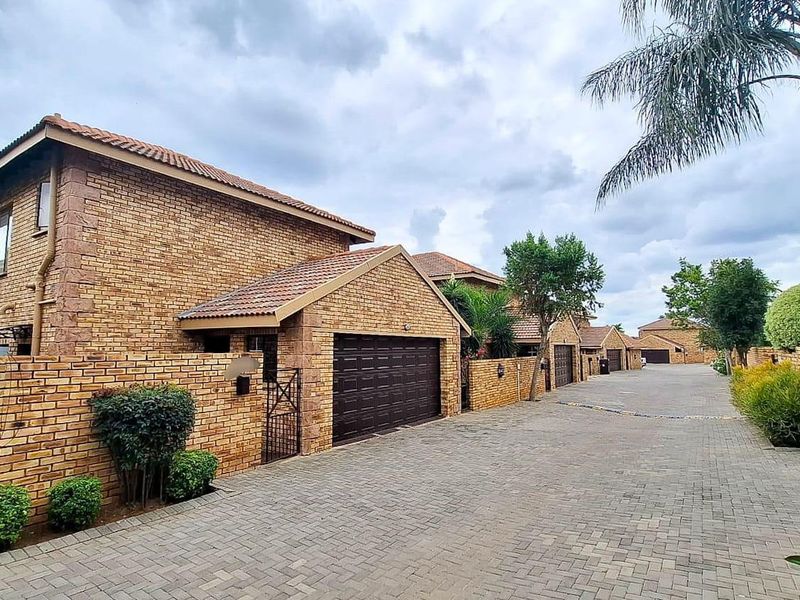Townhouse For Sale In Roodepoort - Photo 2
