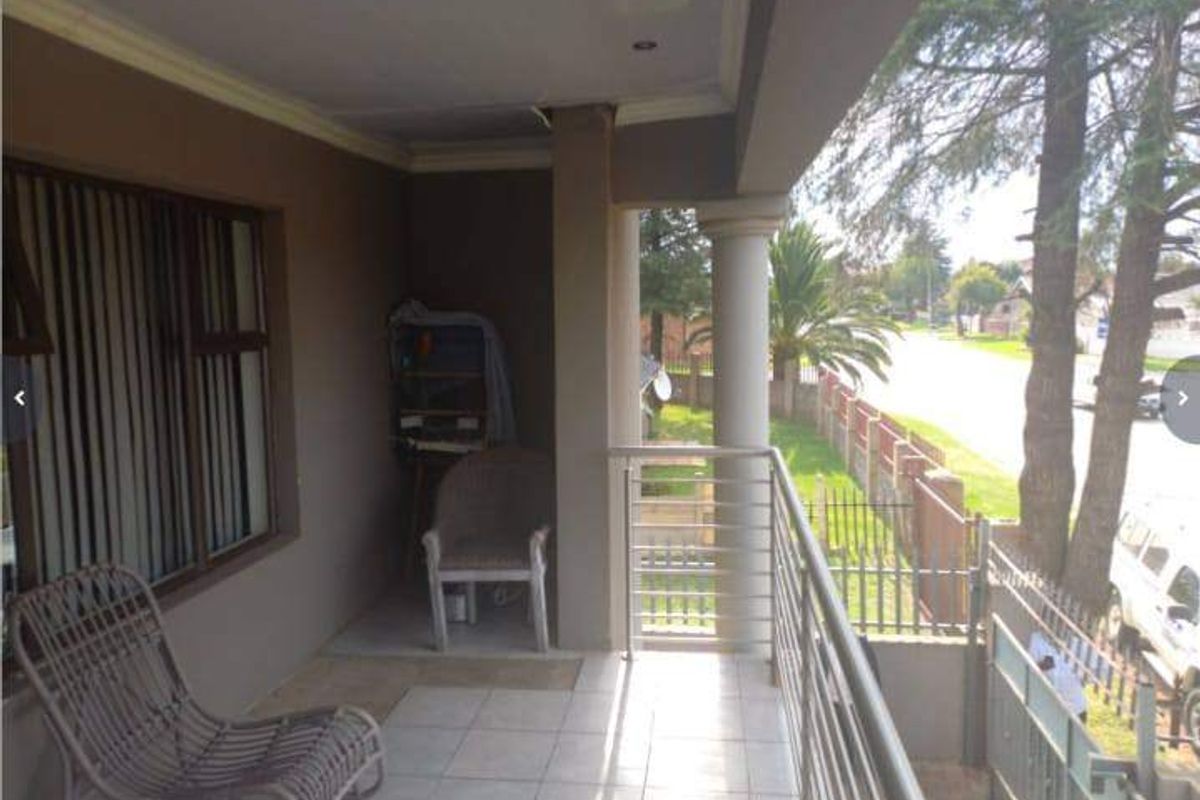 House For Sale In Johannesburg - Photo 2