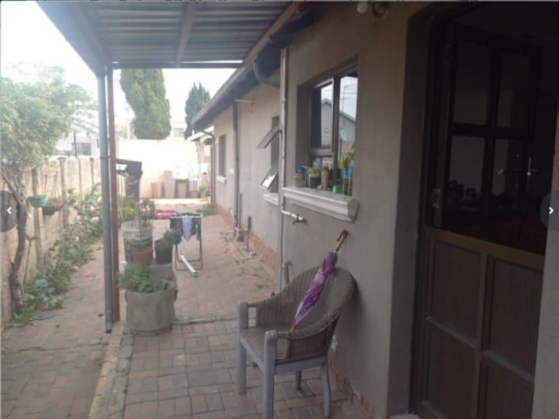 House For Sale In Johannesburg - Photo 3