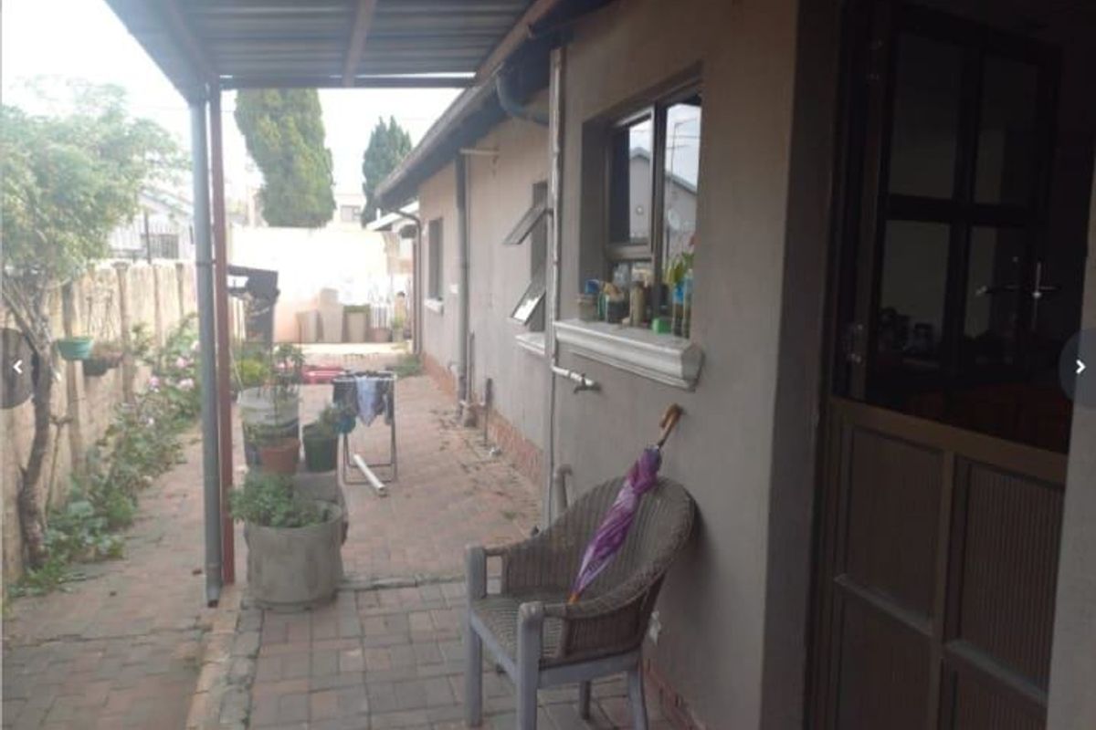 House For Sale In Johannesburg - Photo 3