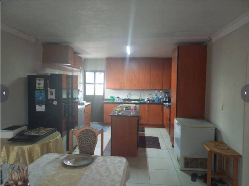 House For Sale In Johannesburg - Photo 4