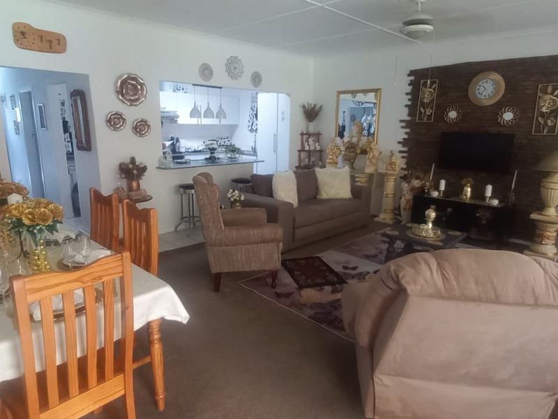 Townhouse For Sale In Margate - Photo 7