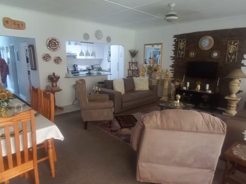 Townhouse For Sale In Margate - Photo 6