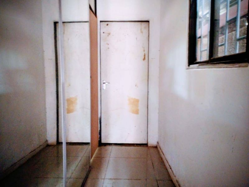 House For Sale In Johannesburg - Photo 9