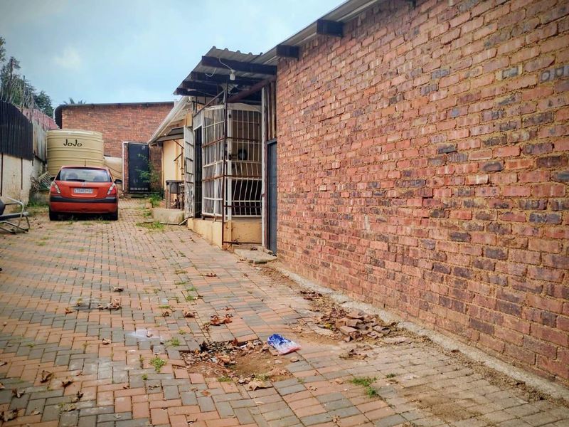 House For Sale In Johannesburg - Photo 4