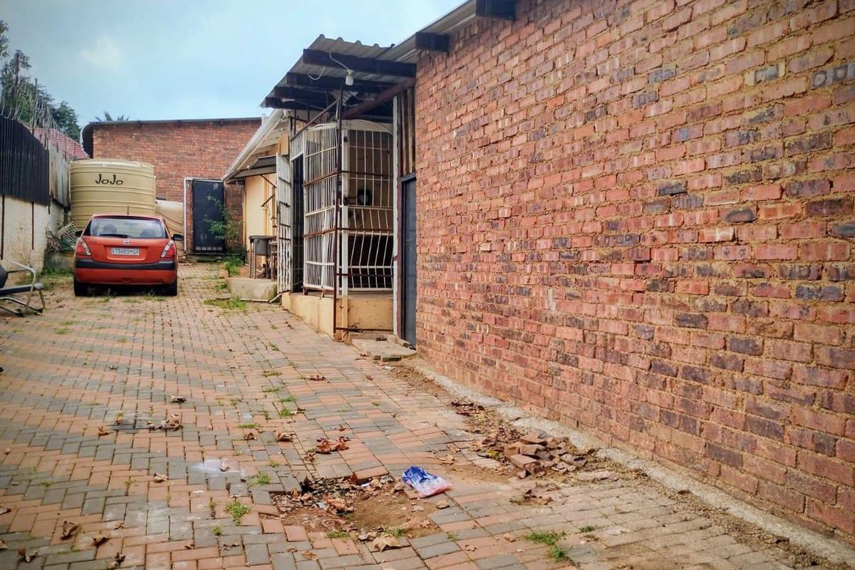 House For Sale In Johannesburg - Photo 4