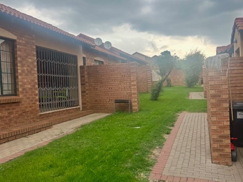 Townhouse For Sale In Centurion - Photo 5